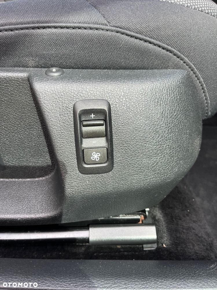 Volkswagen Passat Variant 2.0 TDI DSG BlueMotion Technology Comfortline - 10