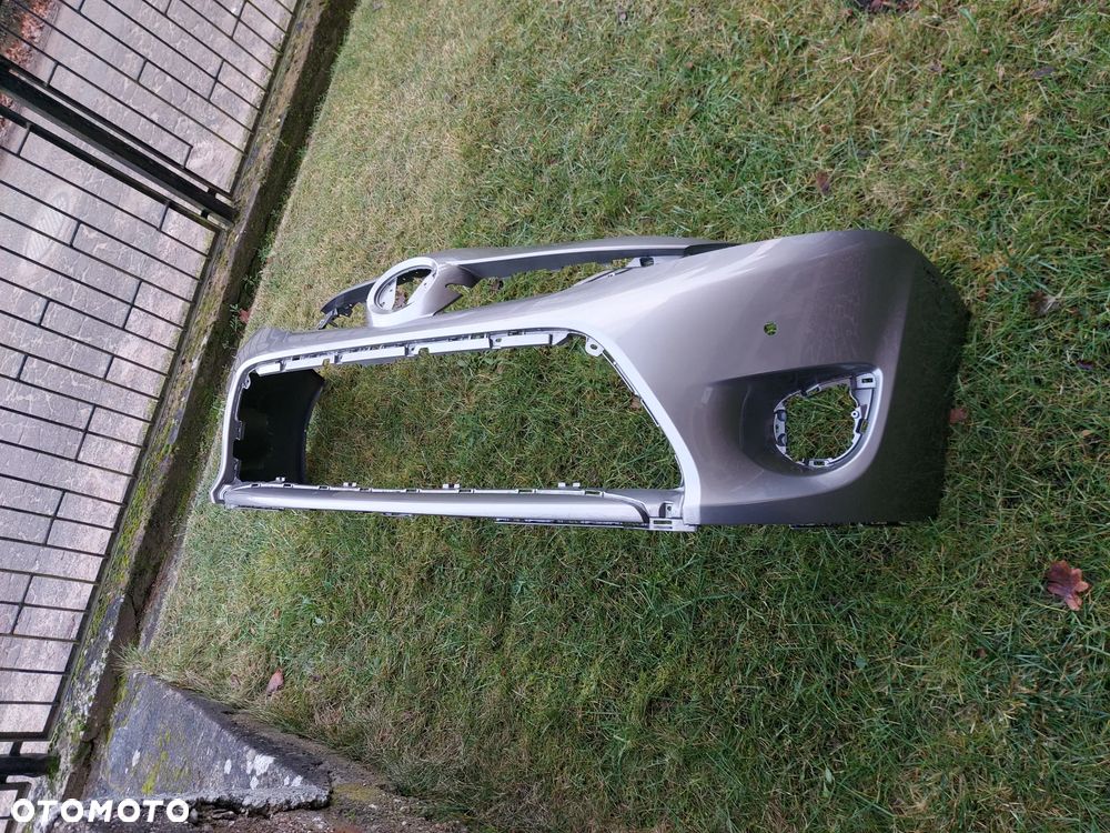 Toyota Verso Lift 13-18 Zderzak Przód w Kolor - 4