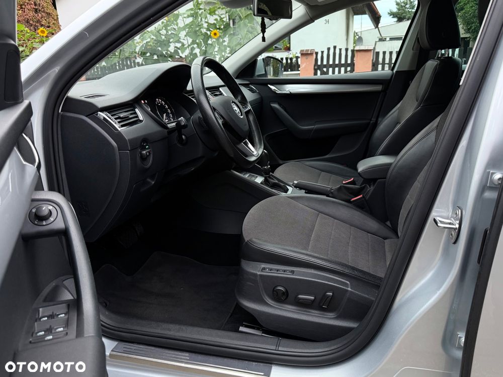 Skoda Octavia 1.4 TSI DSG Style - 8