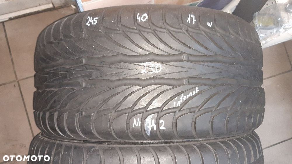 Barum 245/40/17 nr 742 - 2
