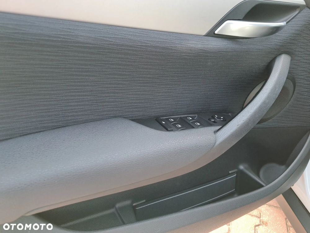 BMW X1 sDrive18i xLine - 14