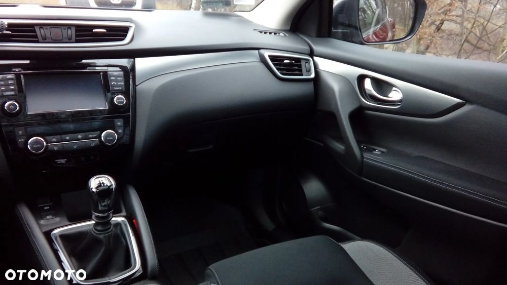 Nissan Qashqai 1.6 DIG-T N-Connecta - 30