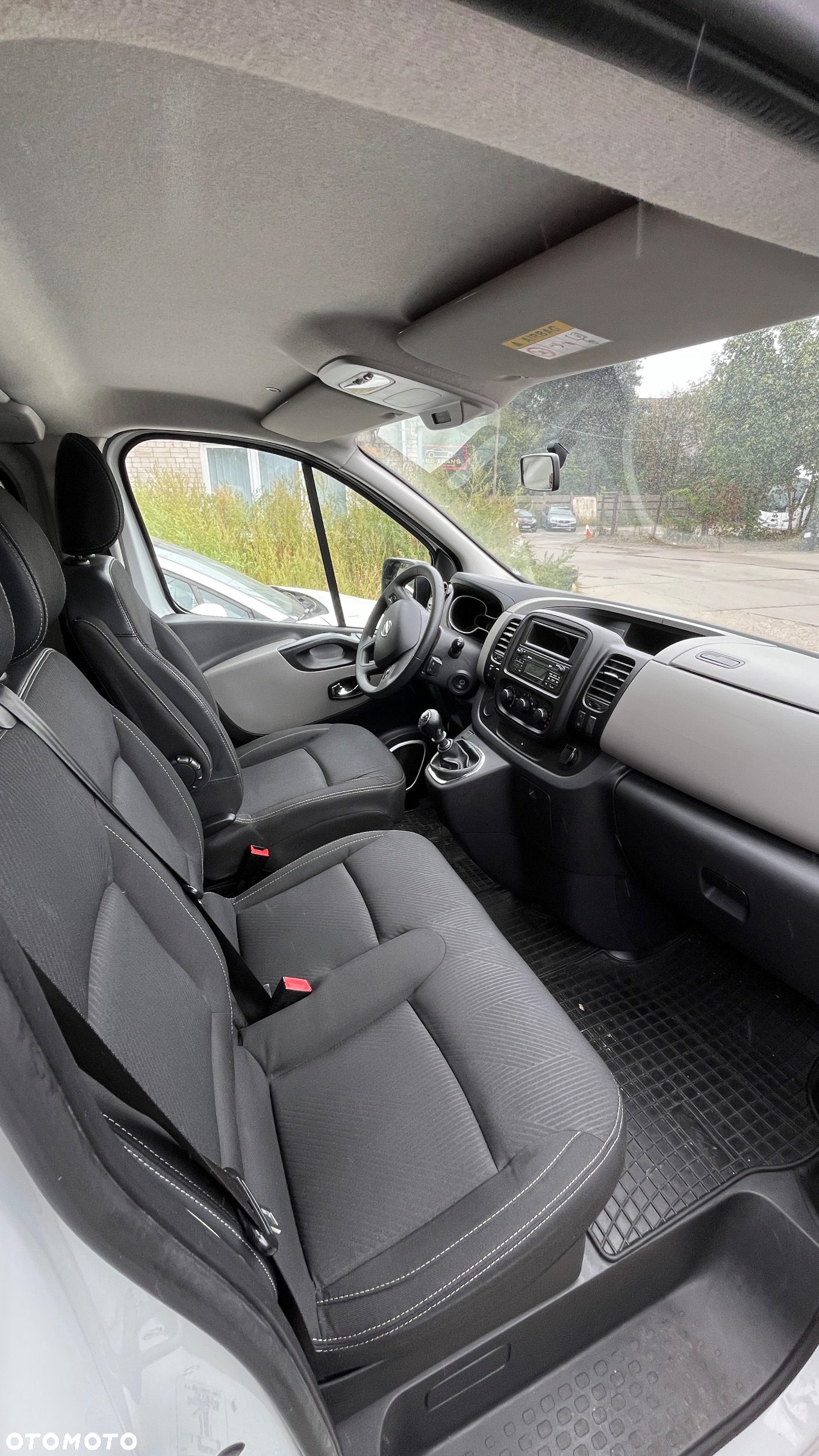 Nissan NV300 - 12