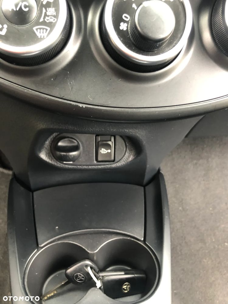 Toyota Yaris - 29