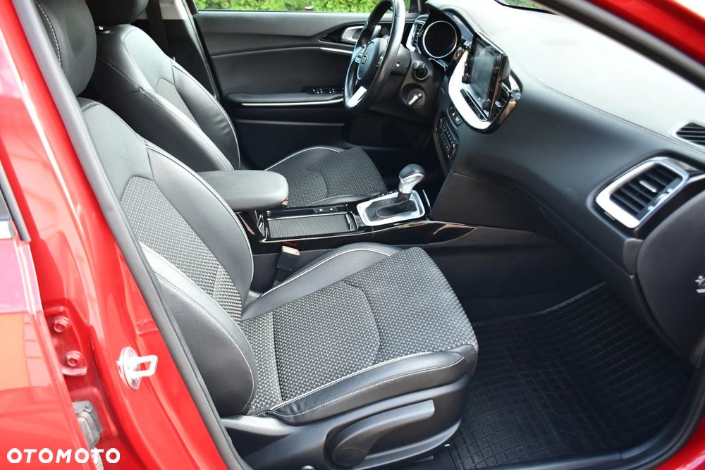 Kia XCeed 1.4 T-GDI OPF DCT7 PLATINUM EDITION - 22