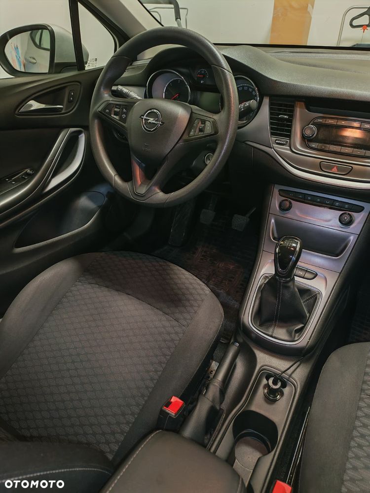 Opel Astra 1.6 CDTI Essentia - 12