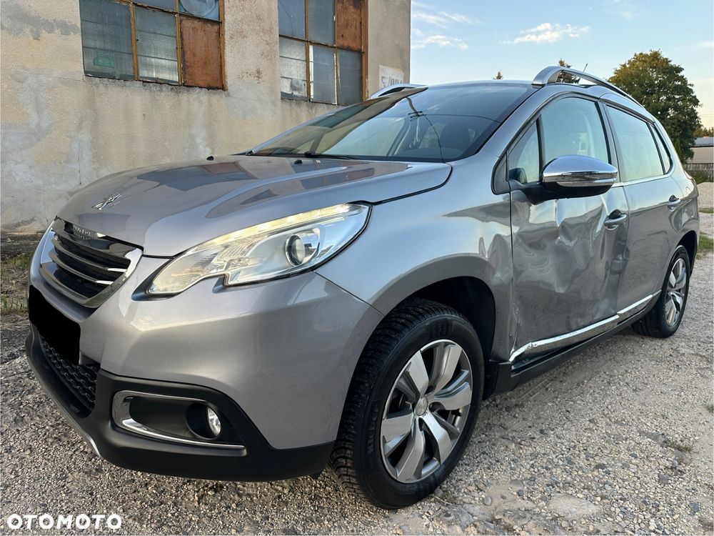 Peugeot 2008 1.2 Pure Tech Allure S&S - 4