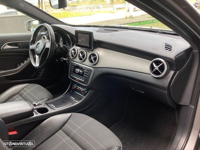 Mercedes-Benz GLA 220 d Urban — fotografia 35