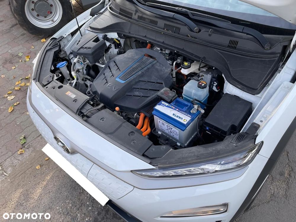 Hyundai Kona 64kWh Premium - 38