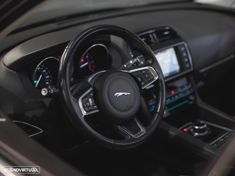 Jaguar F-Pace 2.0 i4D Prestige AWD Aut. - 16