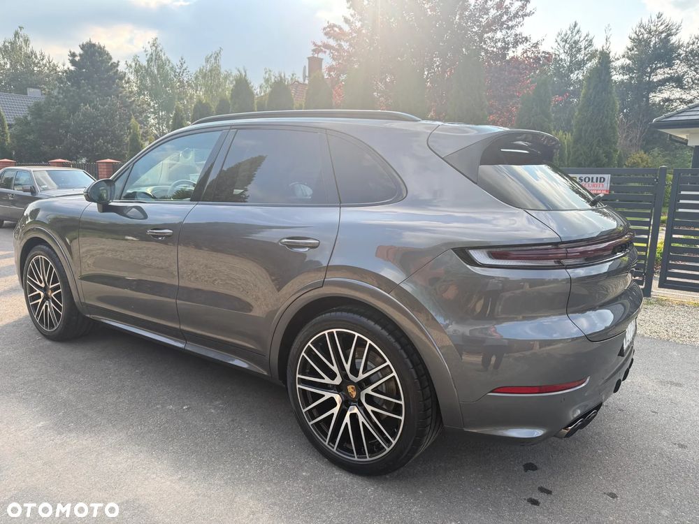 Porsche Cayenne - 4