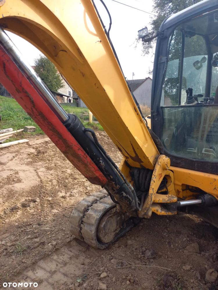 JCB 8065 RTS - 12