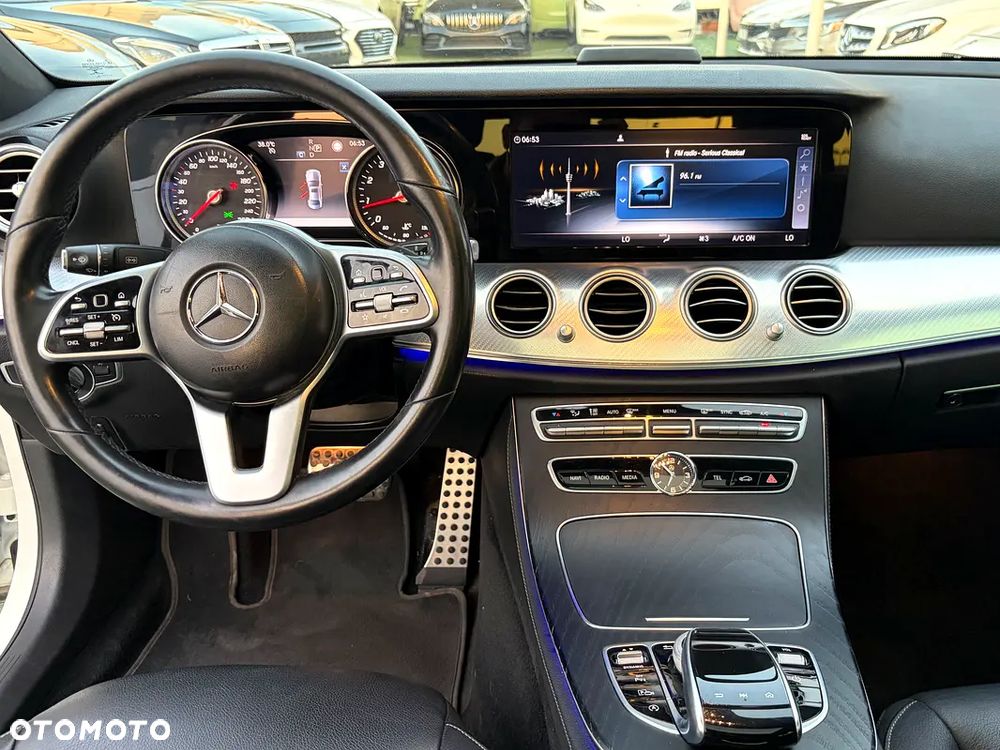 Mercedes-Benz Klasa E 250 9G-TRONIC AMG Line - 11