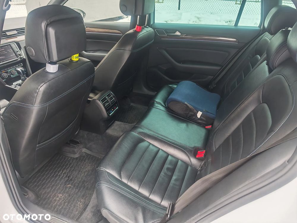 Toyota Prius 1.8 HSD Prestige - 7