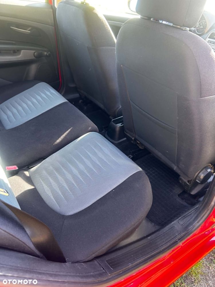 Fiat Grande Punto - 4