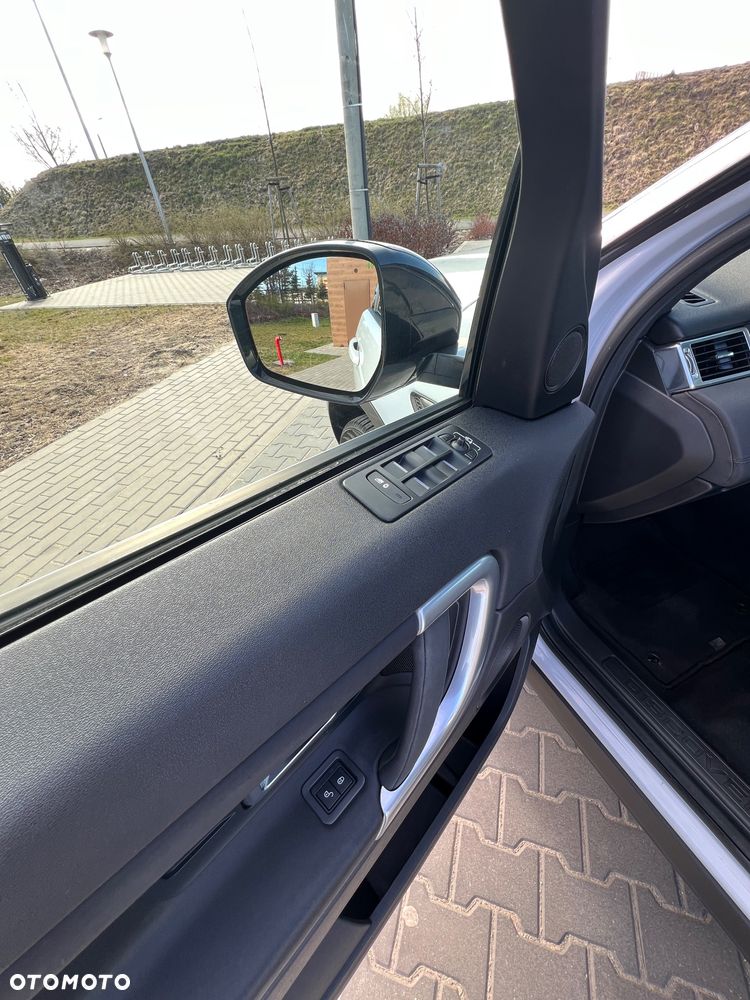 Land Rover Discovery Sport 2.0 TD4 HSE - 27