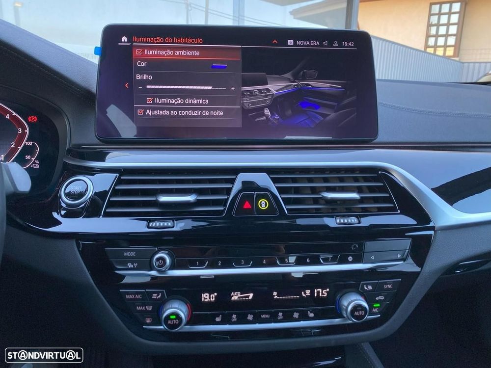 BMW 530 e Line Luxury - 29