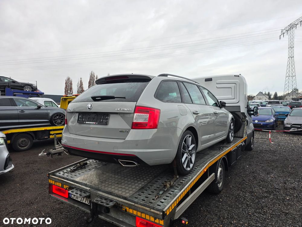 Skoda Octavia 2.0 TDI RS Challenge DSG - 25