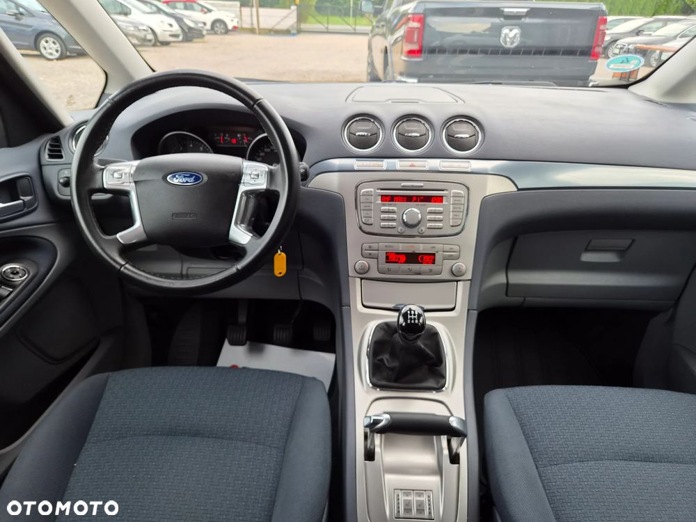 Ford Galaxy - 25