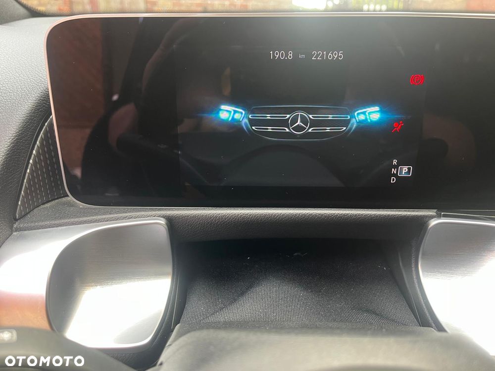 Mercedes-Benz GLB 200 d 8G-DCT Progressive - 16