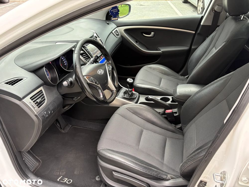 Hyundai i30 1.6 GDI Premium - 11