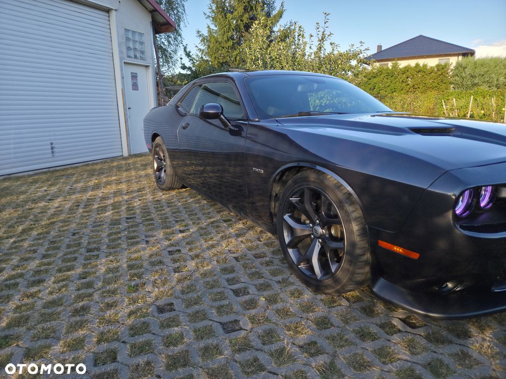 Dodge Challenger - 7