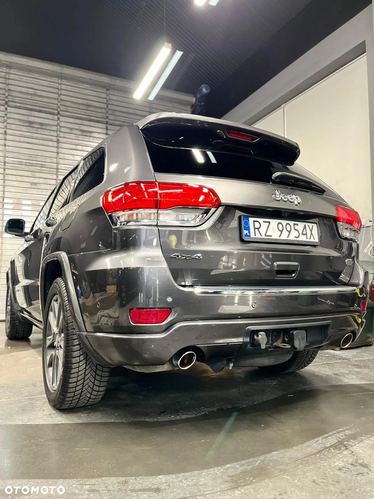 Jeep Grand Cherokee 5.7 V8 HEMI Overland - 17