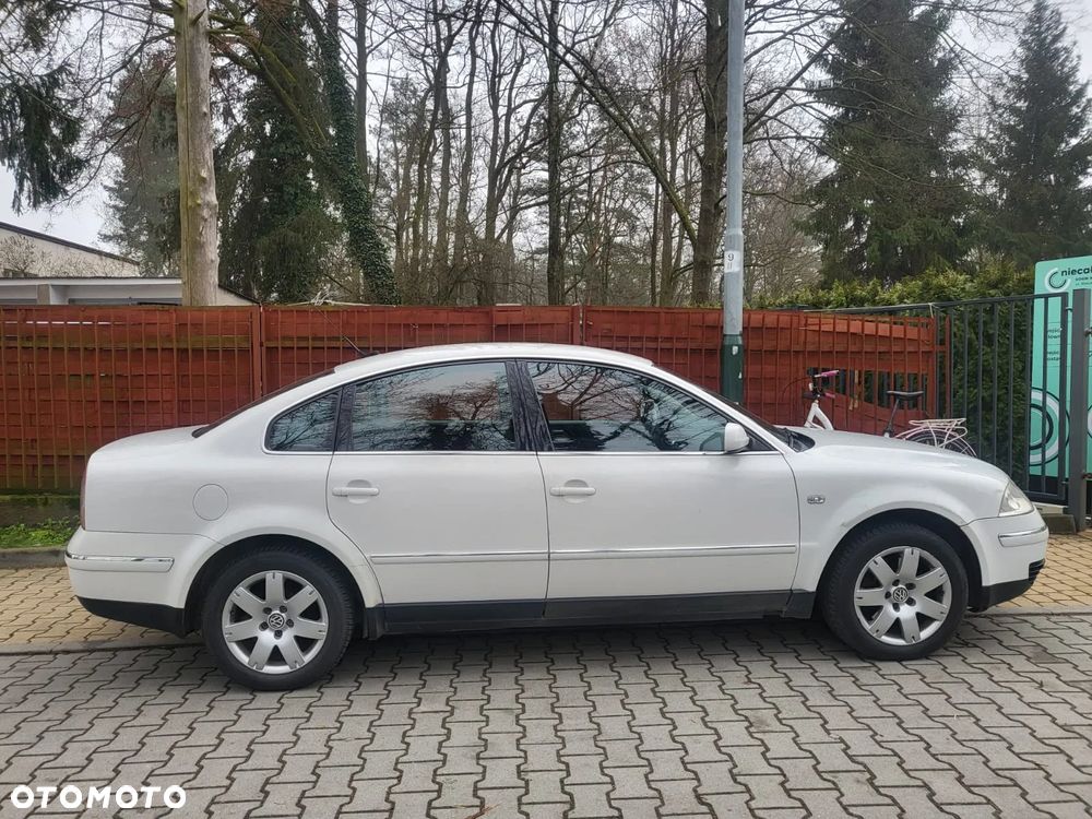 Volkswagen Passat - 4