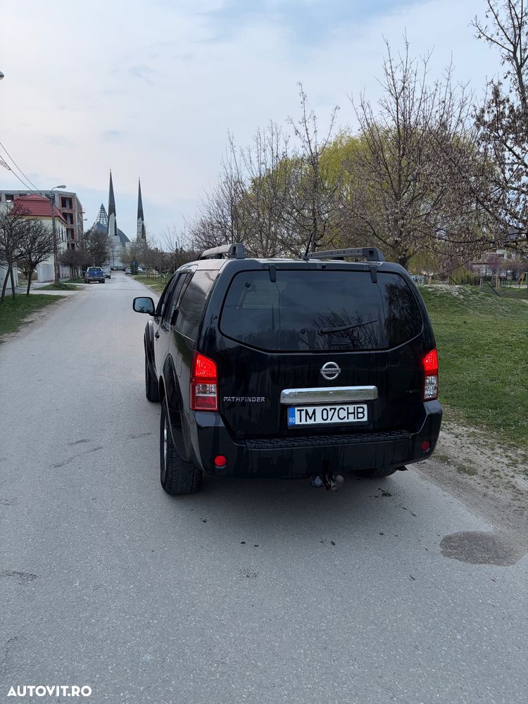 Nissan Pathfinder - 16