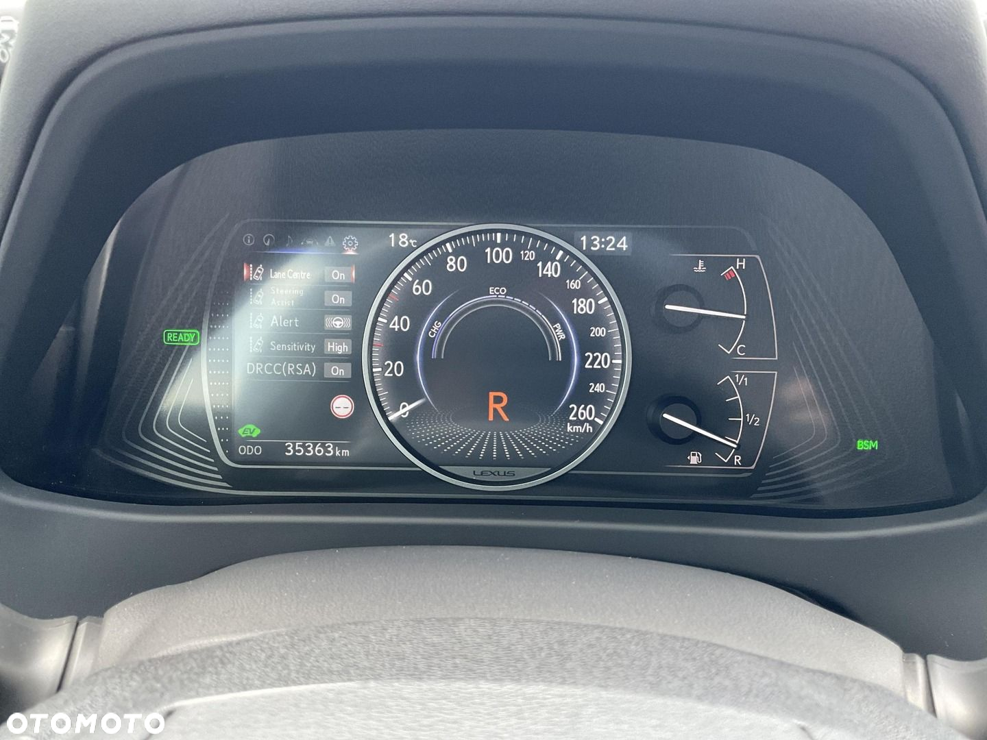 Lexus UX - 32