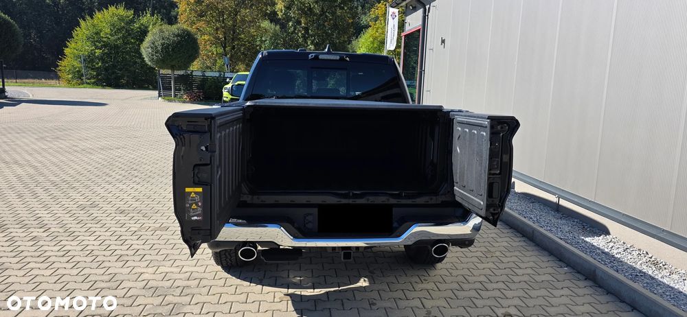 RAM 1500 - 12