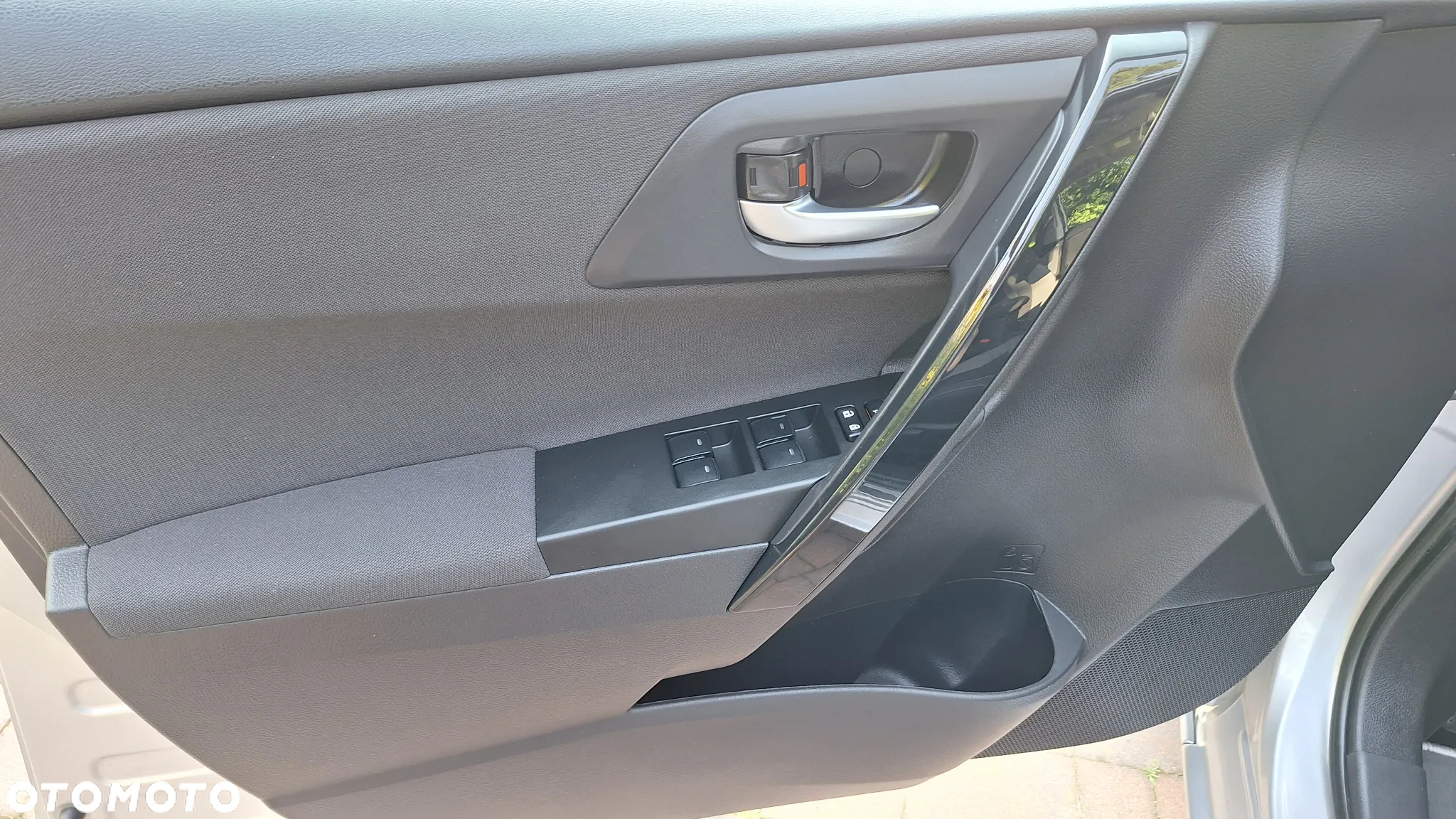 Toyota Auris 1.8 VVT-i Hybrid Automatik Style Selection - 11
