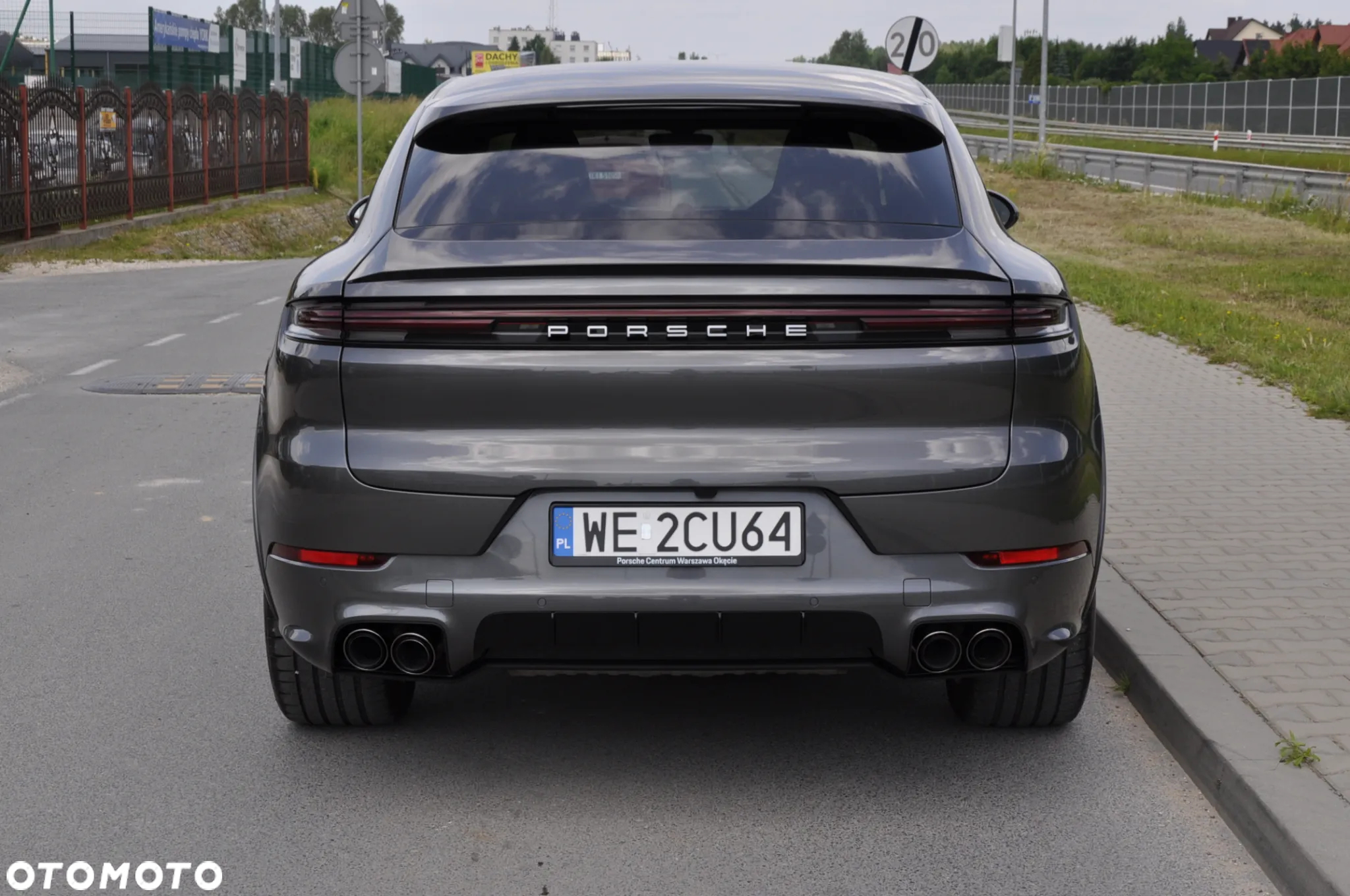 Porsche Cayenne Coupe E-Hybrid PHEV - 26