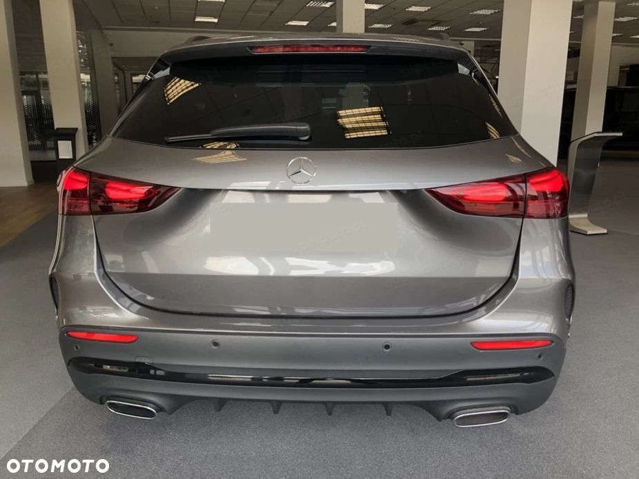 Mercedes-Benz GLA 200 d AMG Line - 2