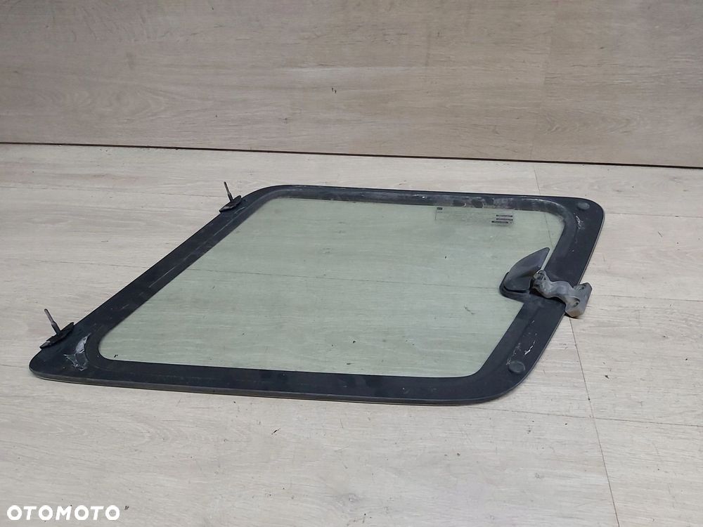 Toyota RAV4 I 2,0 3s-fe szyba karoseryjna lewy tył 3D - 4