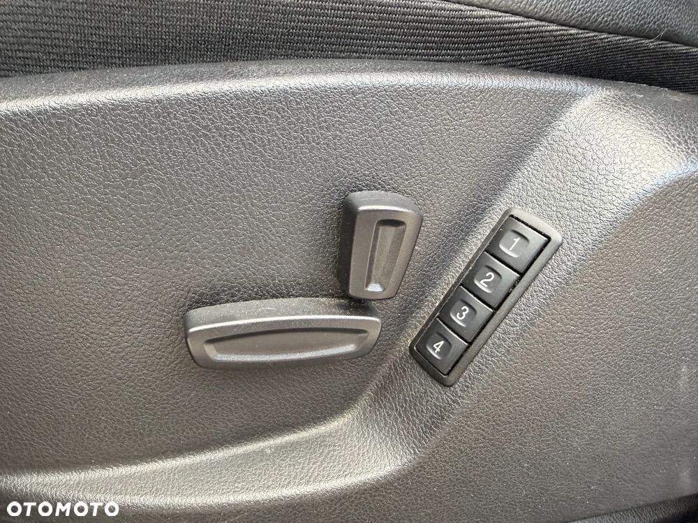 Ford S-Max 2.0 TDCi DPF Titanium - 30