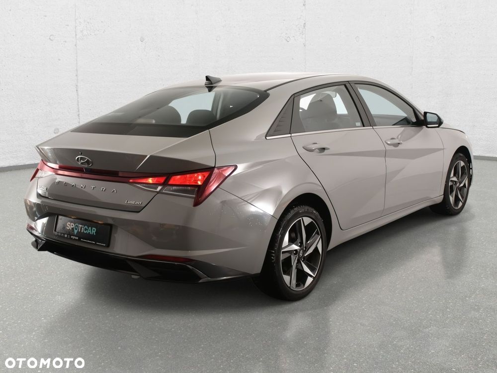 Hyundai Elantra 1.6 Smart CVT - 4