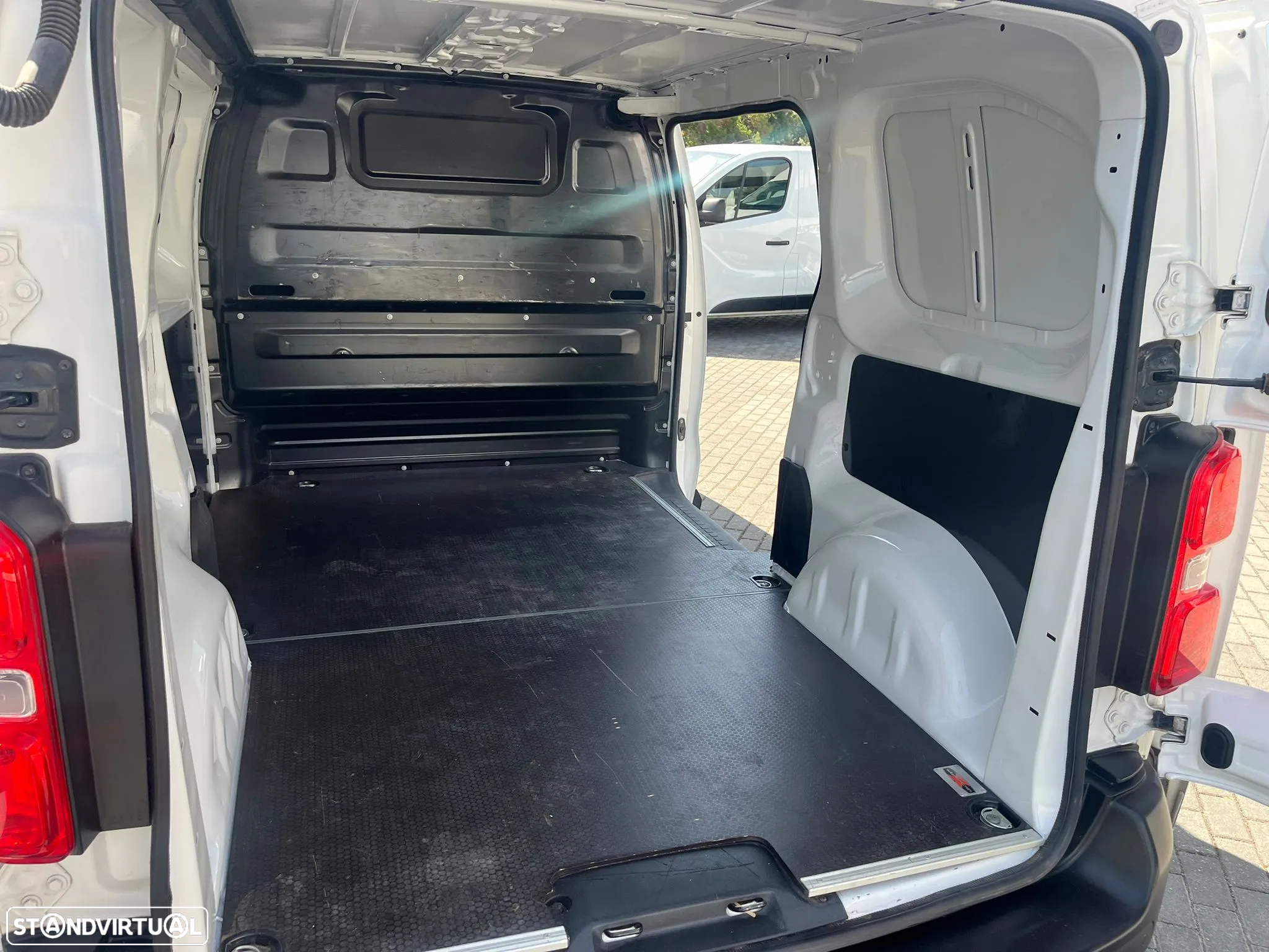 Citroën JUMPY 1.5 BLUEHDI 120cv L2 H1 - CÂMERA - GPS - IVA DEDUTÍVEL - 11
