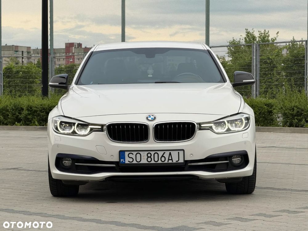 BMW Seria 3 330i xDrive Sport Line - 9