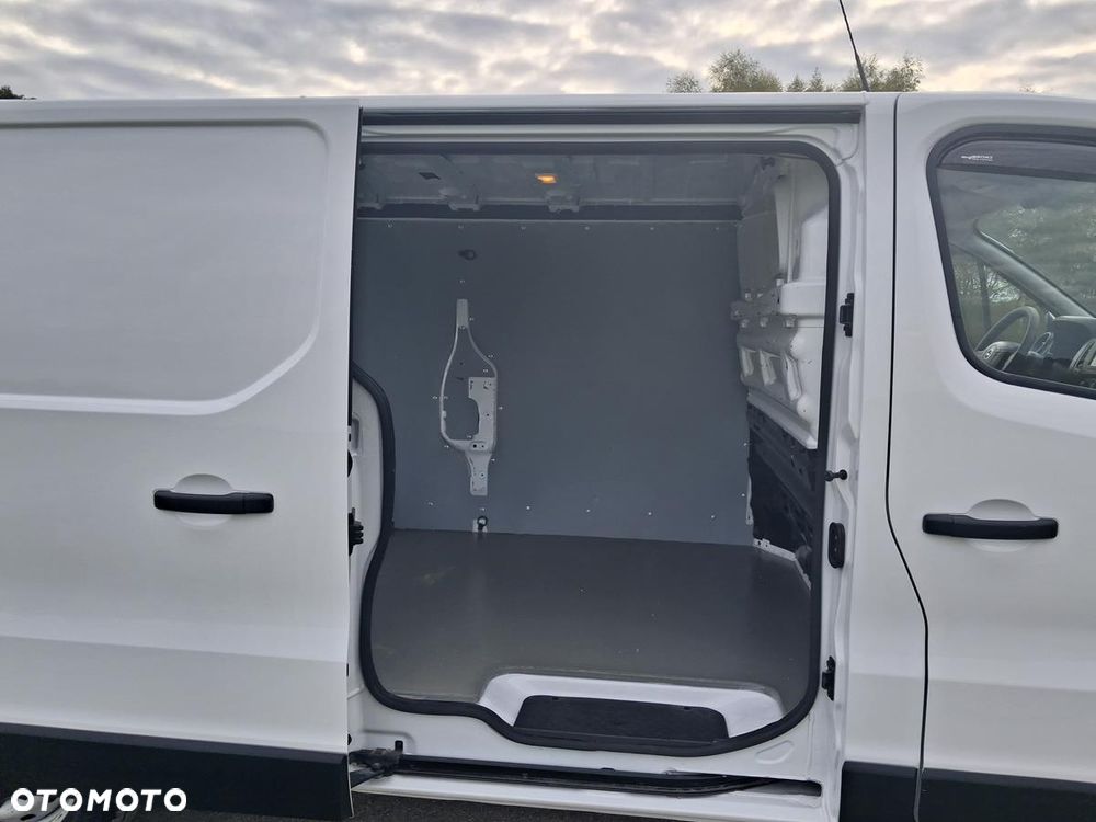 Opel Vivaro - 22