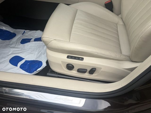 Skoda Superb 2.0 TDI L&K DSG - 13