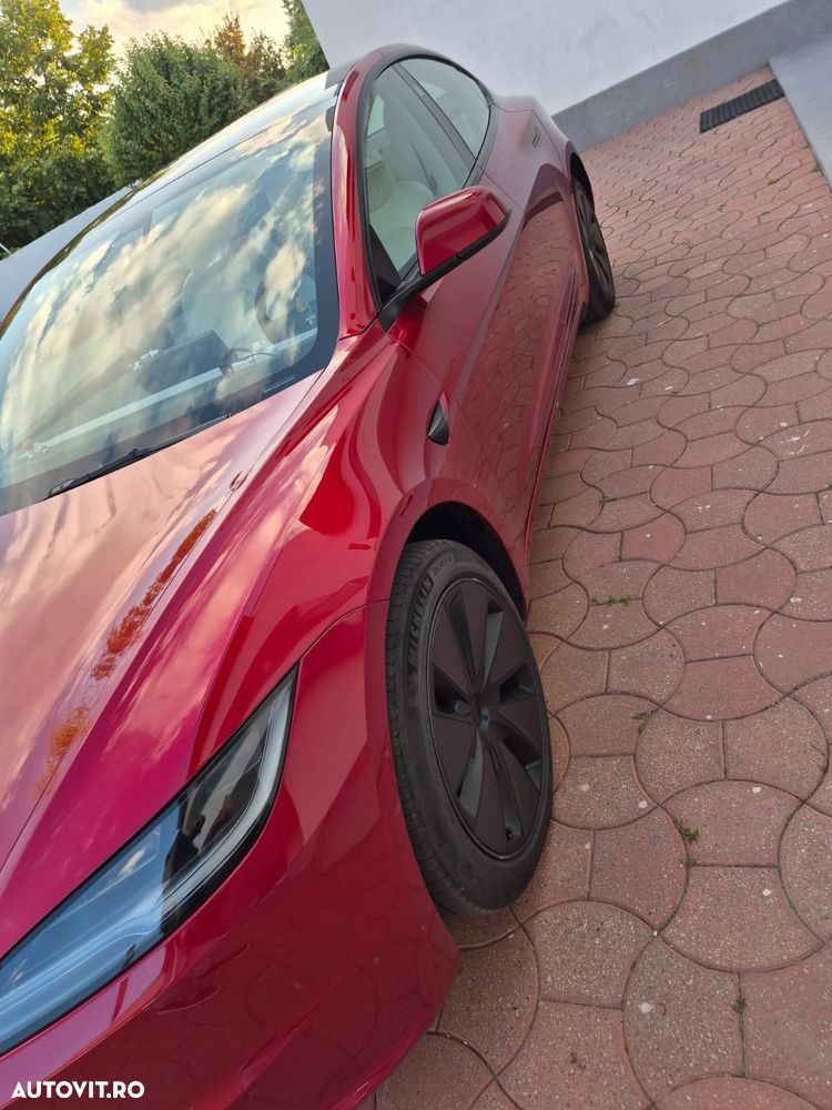 Tesla Model 3 - 4