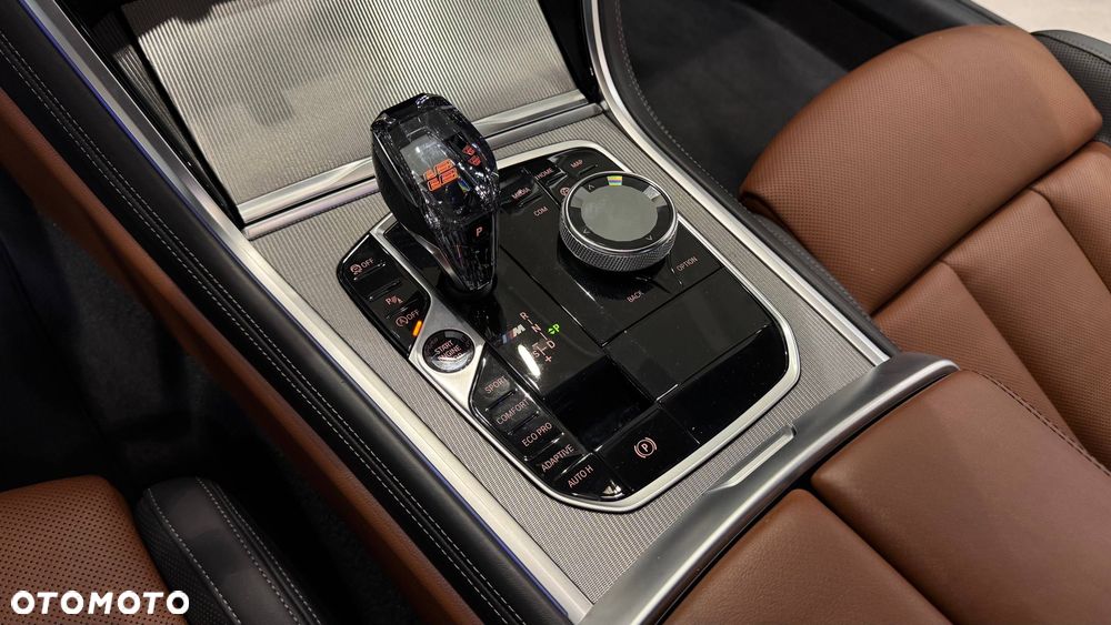 BMW Seria 8 - 28