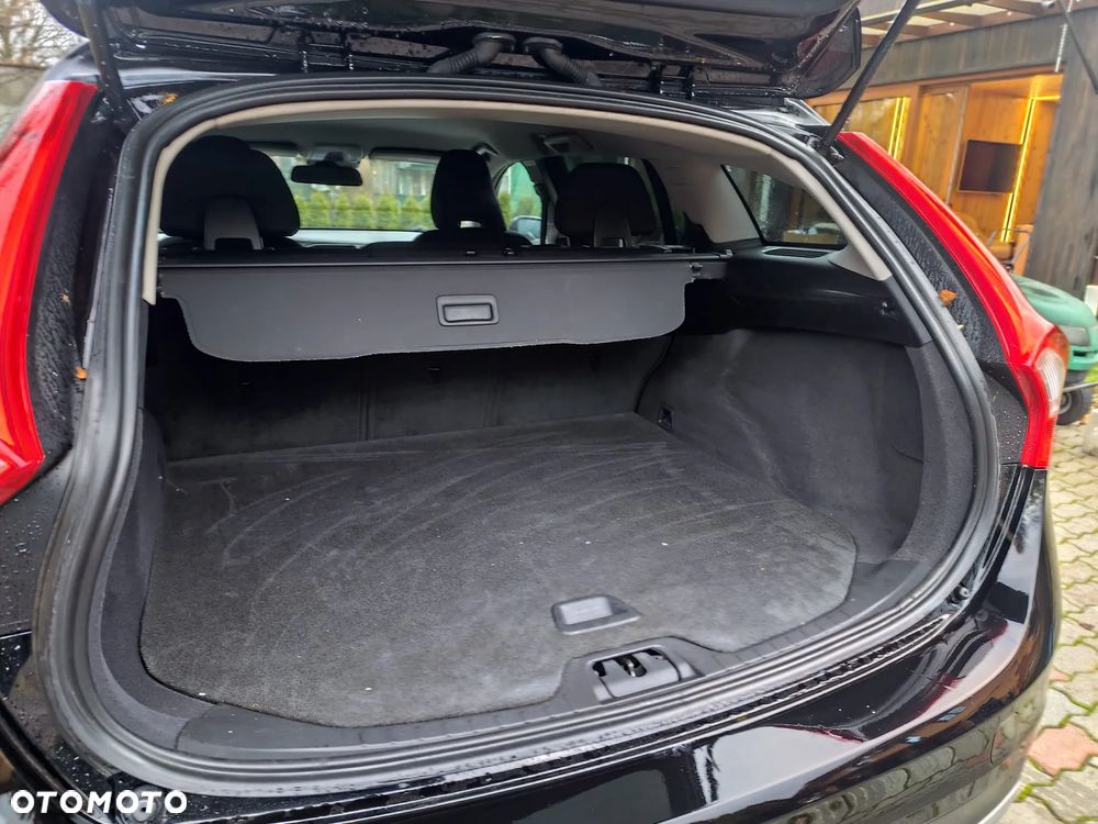 Volvo V60 Cross Country - 23
