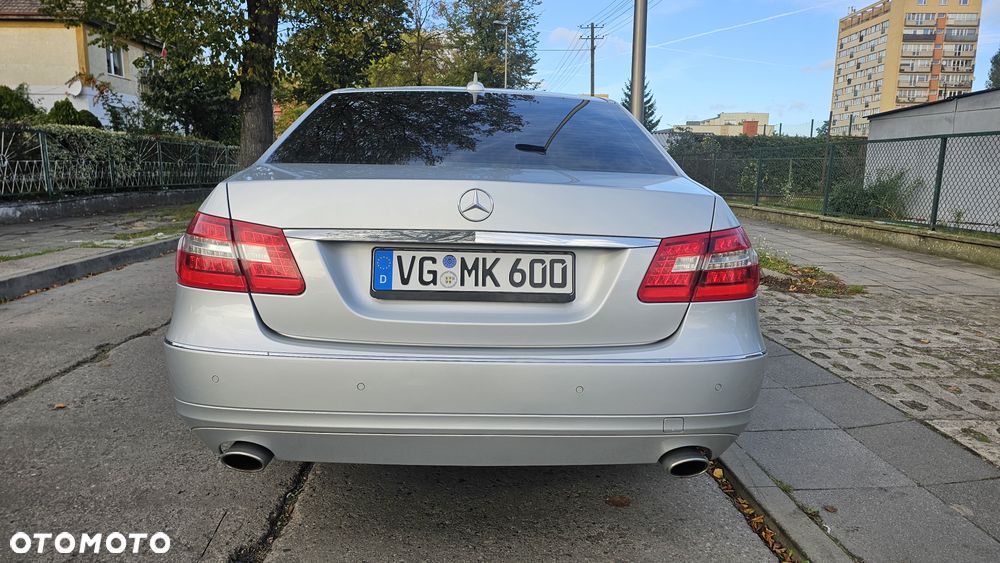Mercedes-Benz Klasa E 350 CDI DPF BlueEFFICIENCY 7G-TRONIC Elegance - 6