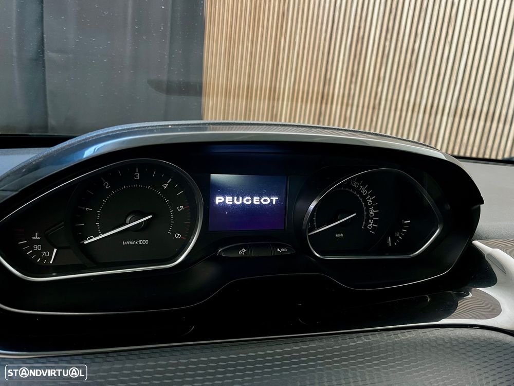 Peugeot 2008 1.6 BlueHDi Style - 15