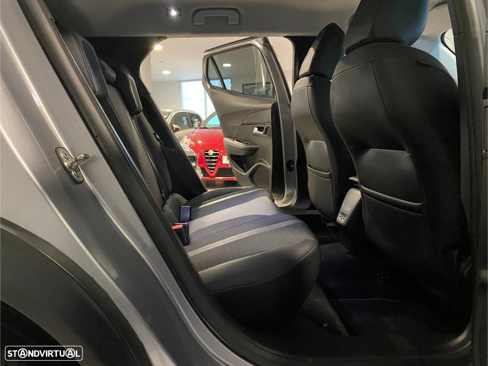 Peugeot 2008 1.2 PureTech Allure Pack - 19