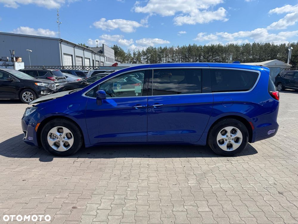 Chrysler Pacifica - 8