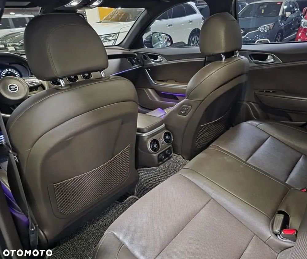 Kia Stinger - 14