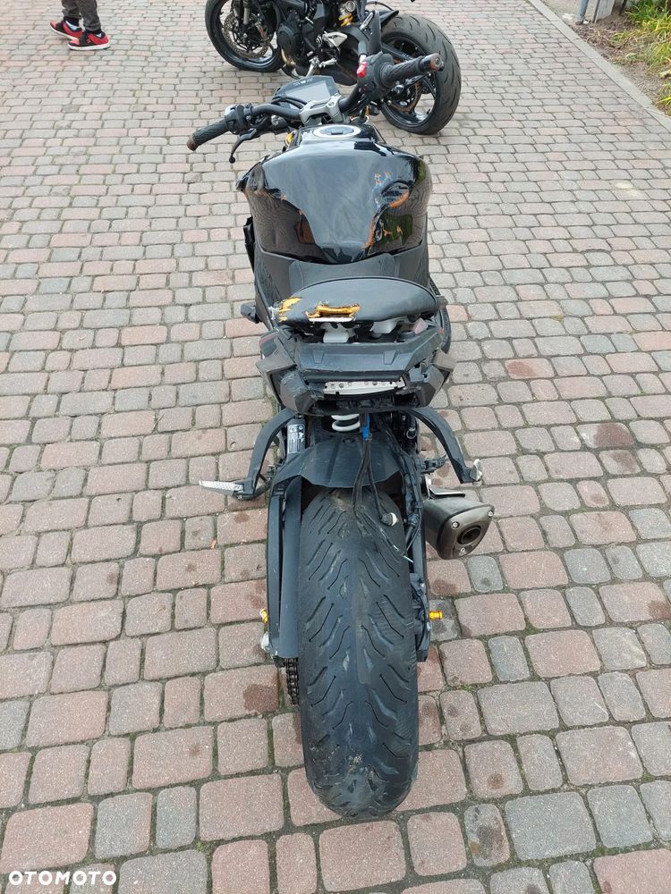 Suzuki GSX - 4